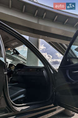 Седан BMW 3 Series 2011 в 