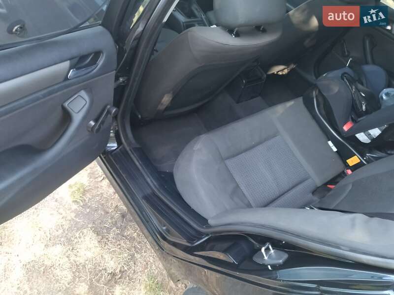 Седан BMW 3 Series 2003 в Первомайську