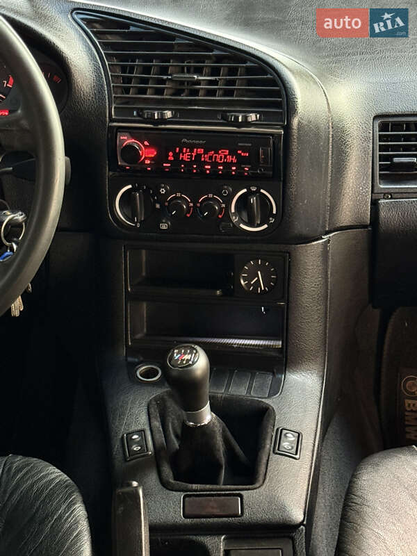 Седан BMW 3 Series 1995 в Одесі
