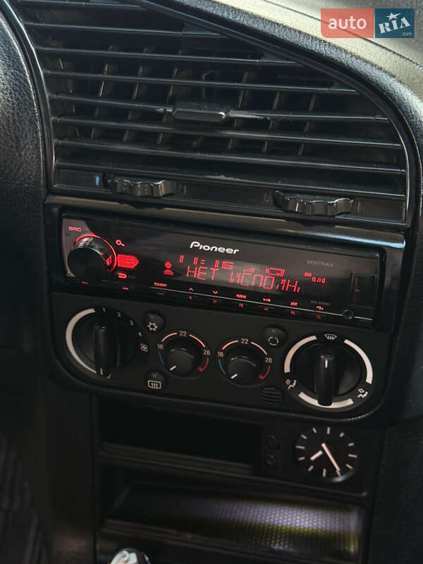 Седан BMW 3 Series 1995 в Одесі