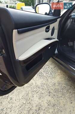 Купе BMW 3 Series 2011 в 