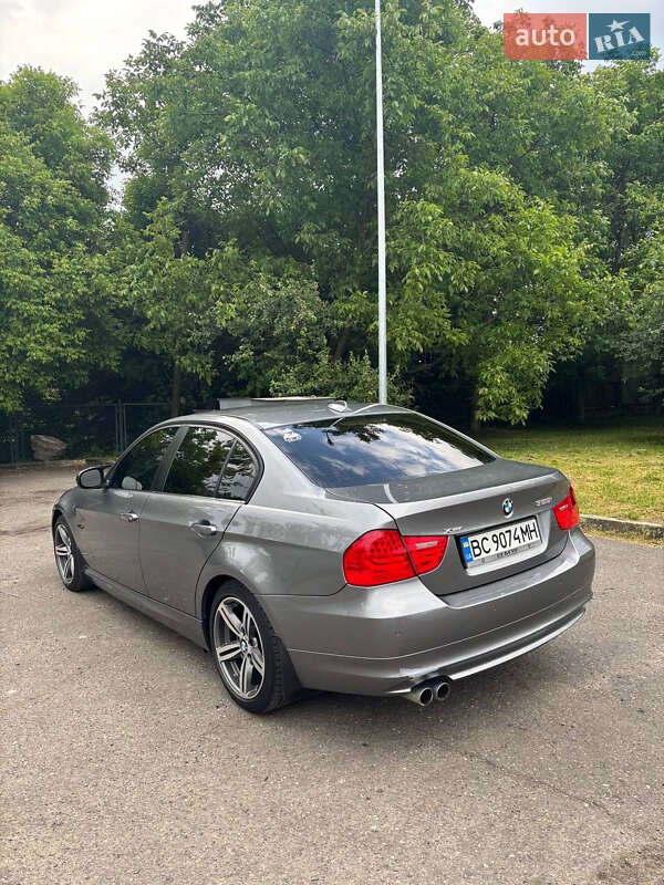 Седан BMW 3 Series 2011 в Львове