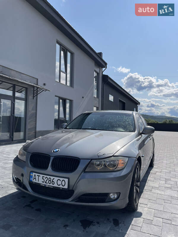 Седан BMW 3 Series 2009 в 