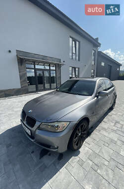 Седан BMW 3 Series 2009 в 