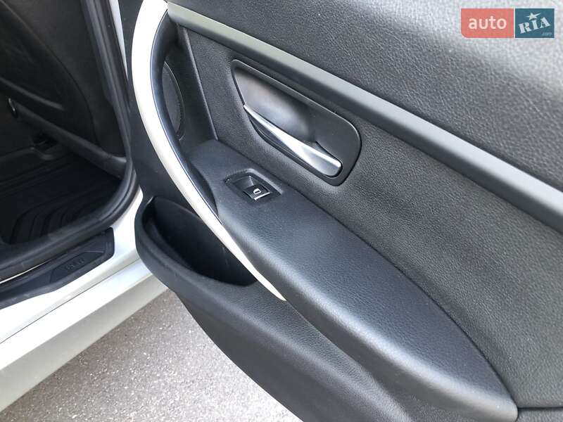 Седан BMW 3 Series 2016 в Вінниці
