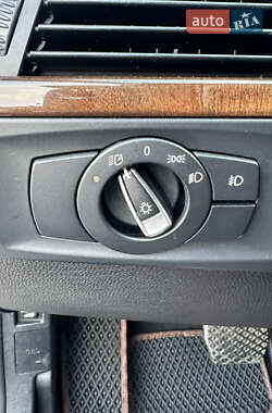 Седан BMW 3 Series 2011 в 