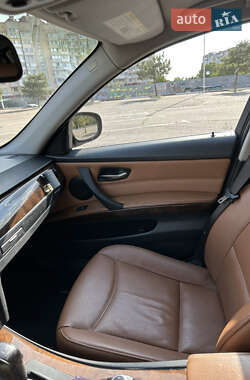 Седан BMW 3 Series 2011 в 
