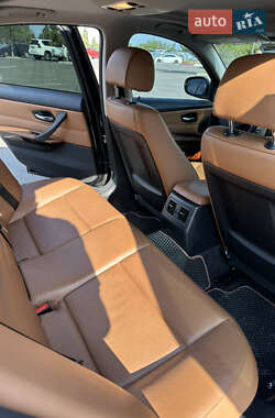 Седан BMW 3 Series 2011 в 