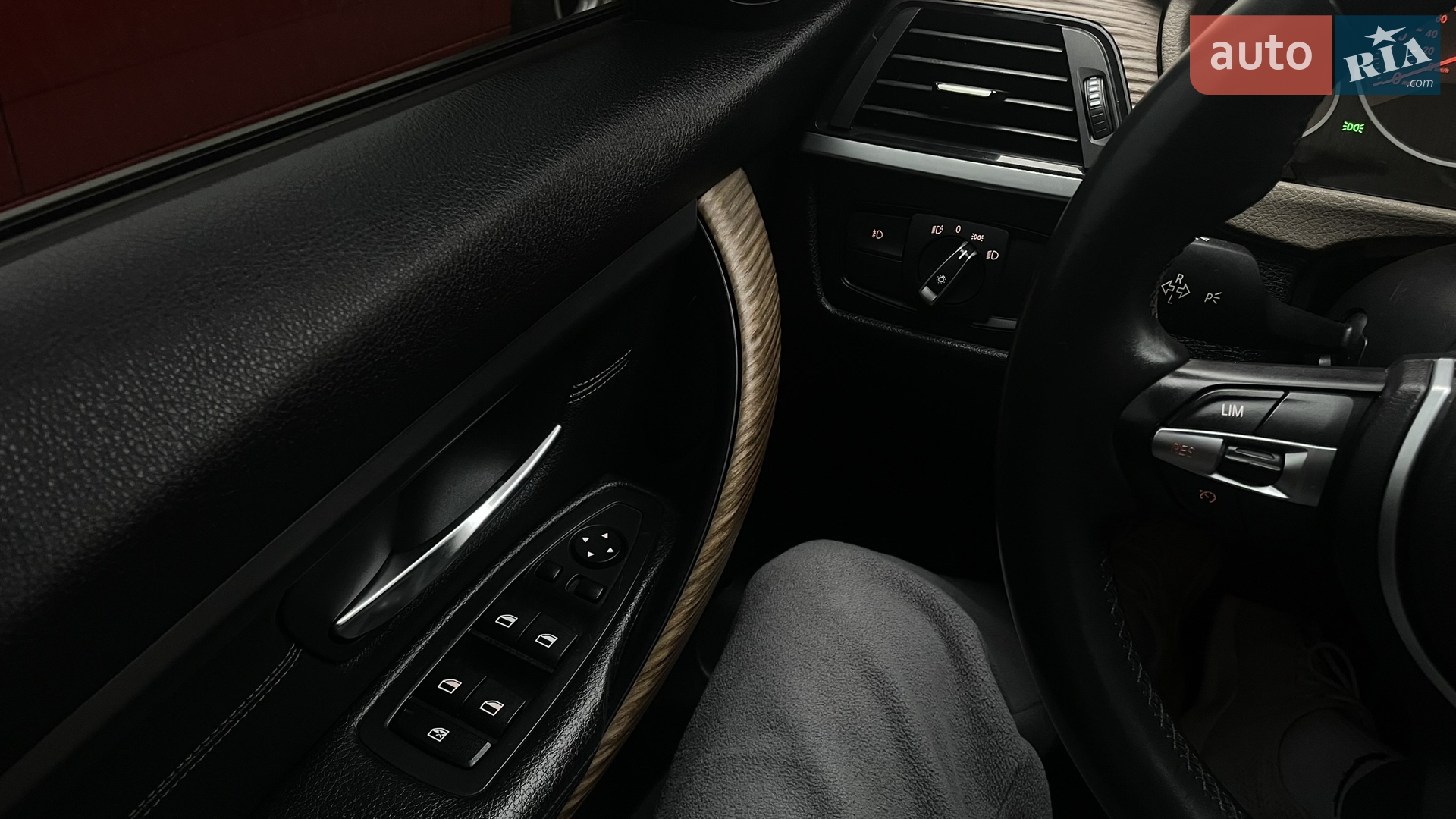 2012 BMW 3er - мініатюра 10