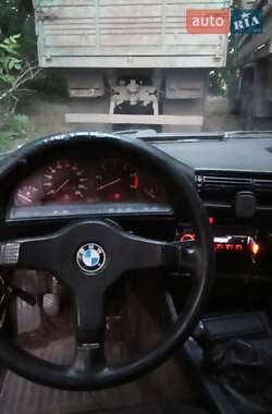 Седан BMW 3 Series 1986 в Криничках