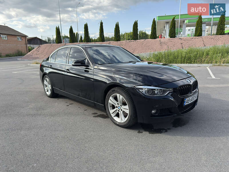 Седан BMW 3 Series 2017 в 