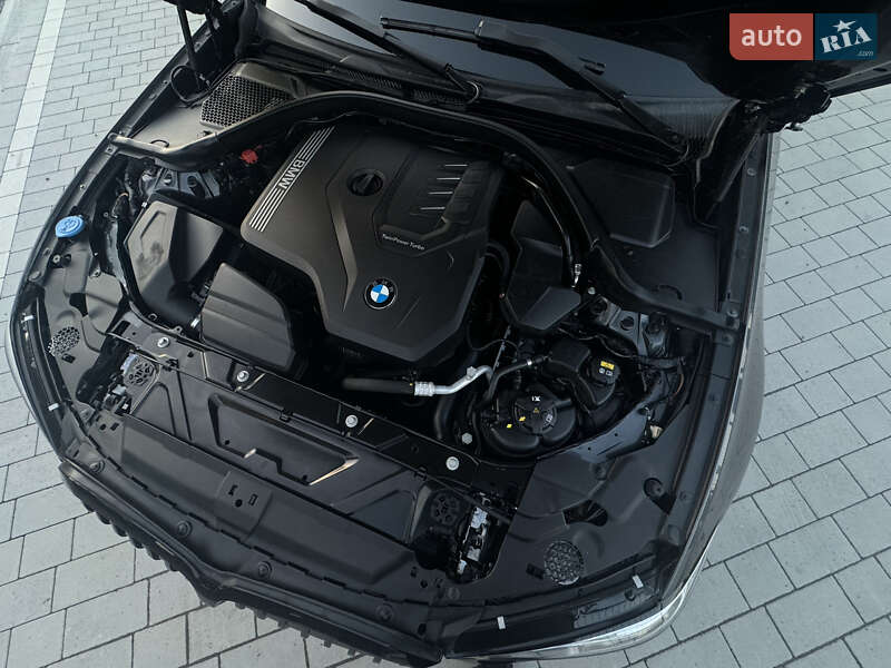 Седан BMW 3 Series 2019 в Львові