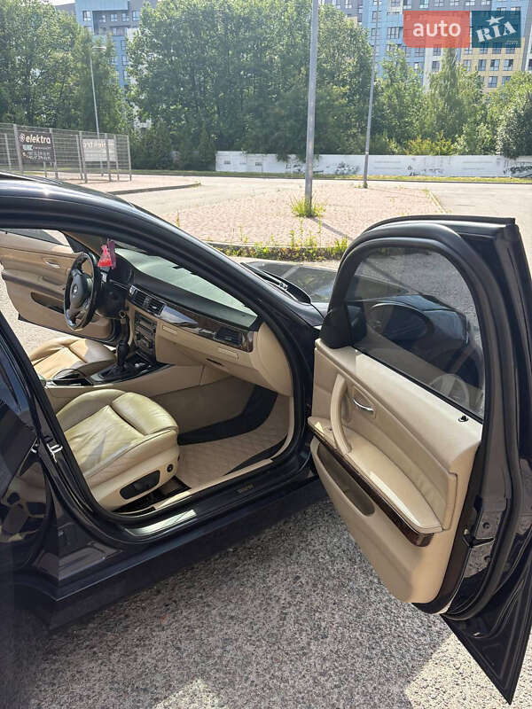 Седан BMW 3 Series 2006 в Львові