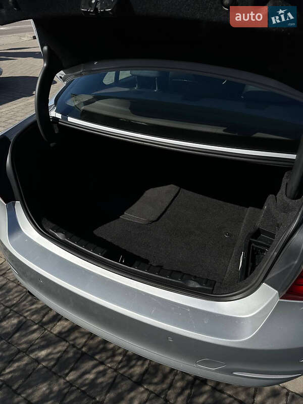 Седан BMW 3 Series 2016 в Івано-Франківську