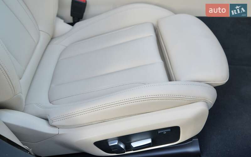 Седан BMW 3 Series 2019 в Одесі