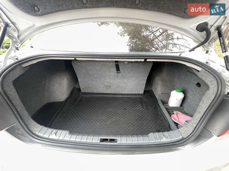 Седан BMW 3 Series 2005 в Миколаєві