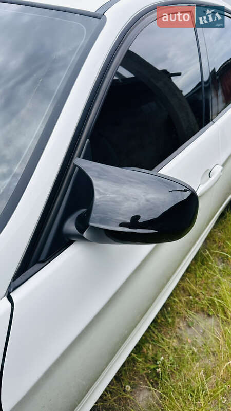 Седан BMW 3 Series 2011 в Ирпене фото 16 Седан BMW 3 Series 2011 в Ирпене