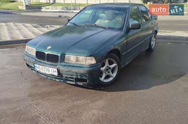 Седан BMW 3 Series 1993 в Киеве