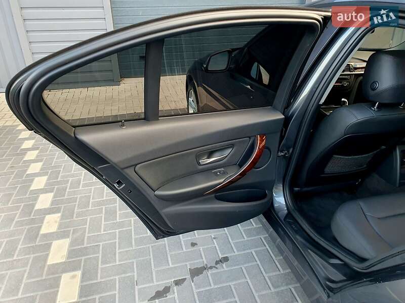 Седан BMW 3 Series 2014 в Кропивницькому
