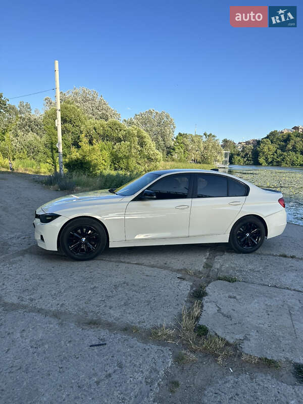 Седан BMW 3 Series 2015 в Вінниці