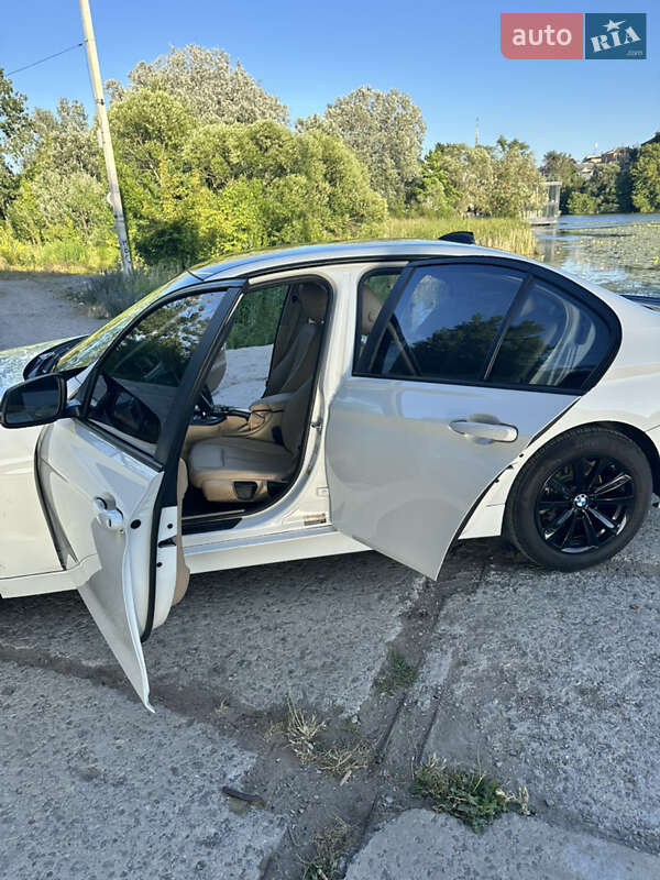 Седан BMW 3 Series 2015 в Вінниці