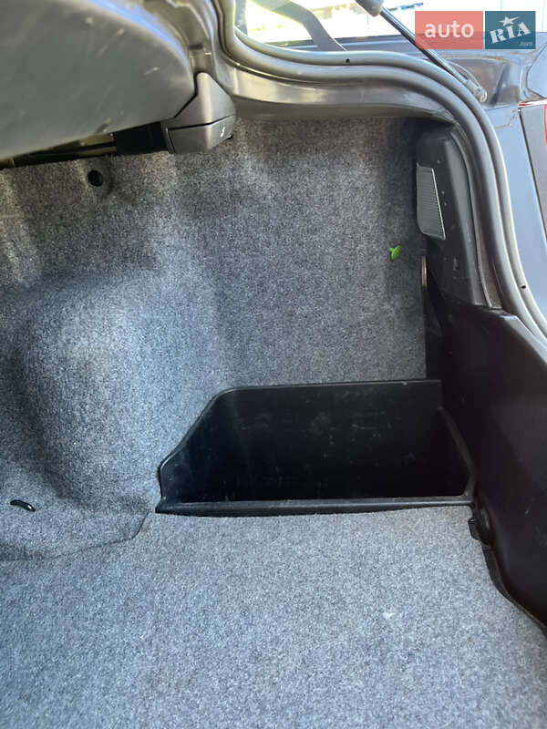 Седан BMW 3 Series 2004 в Ивано-Франковске