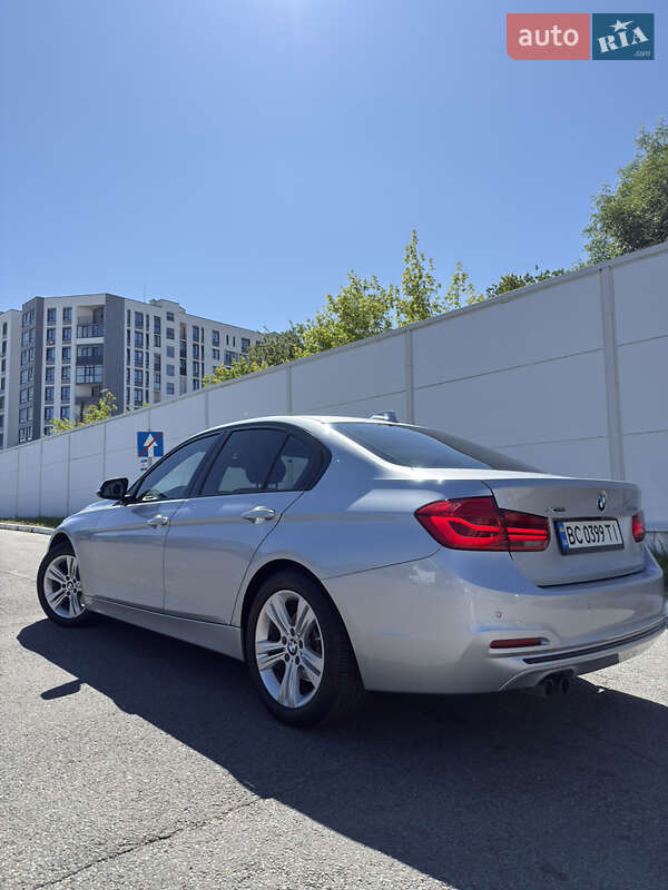 Седан BMW 3 Series 2015 в Львові