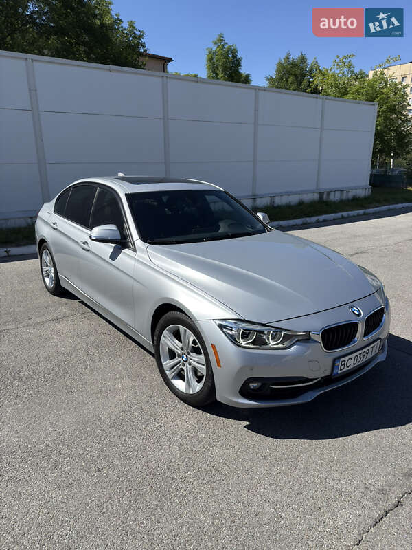 Седан BMW 3 Series 2015 в Львові