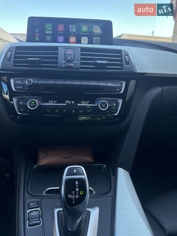 Седан BMW 3 Series 2015 в Львові