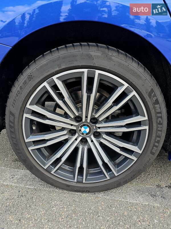 Седан BMW 3 Series 2022 в Києві