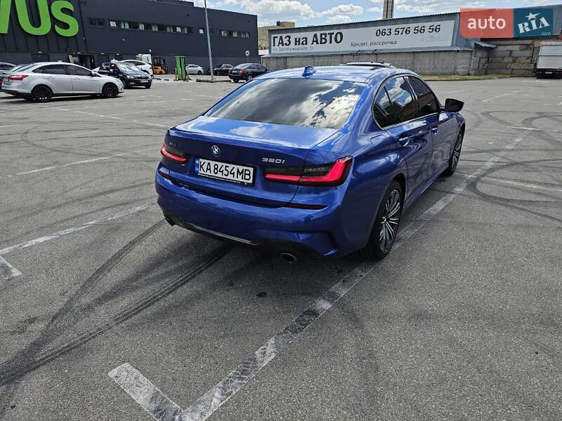 Седан BMW 3 Series 2022 в Києві