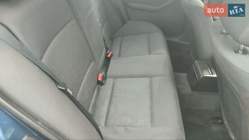 Седан BMW 3 Series 2004 в Одесі