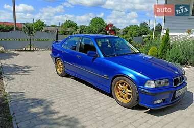 Седан BMW 3 Series 1994 в Браиловом
