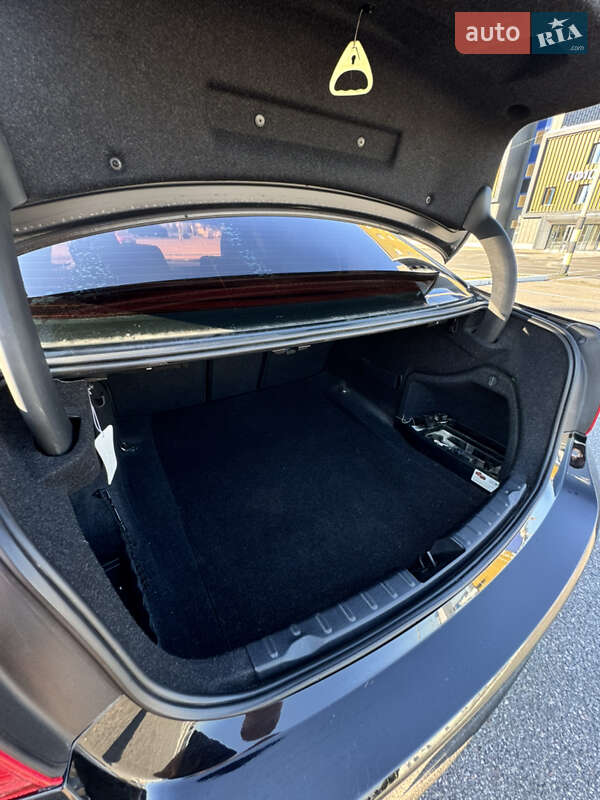 Седан BMW 3 Series 2012 в Киеве