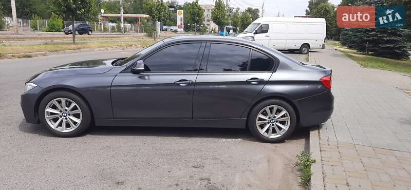 Седан BMW 3 Series 2013 в Виннице