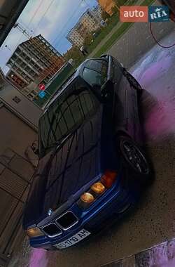 Седан BMW 3 Series 1996 в Ужгороді