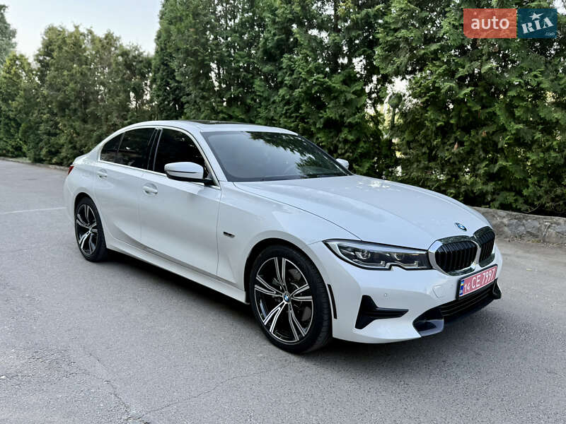 Седан BMW 3 Series 2021 в Кропивницькому
