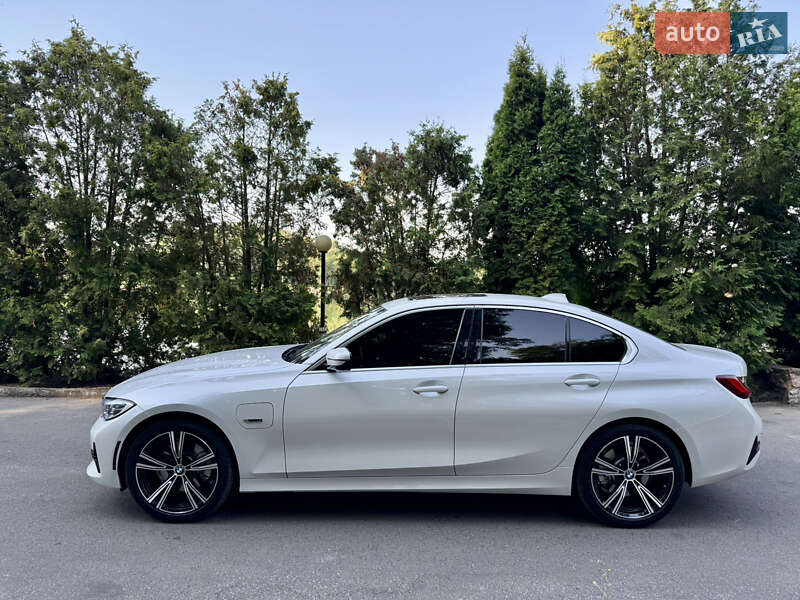 Седан BMW 3 Series 2021 в Кропивницькому