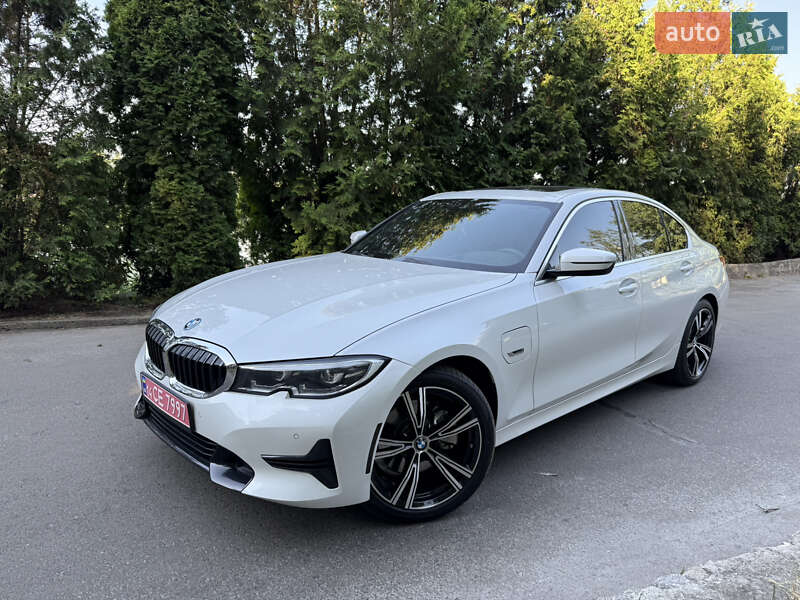 Седан BMW 3 Series 2021 в Кропивницькому
