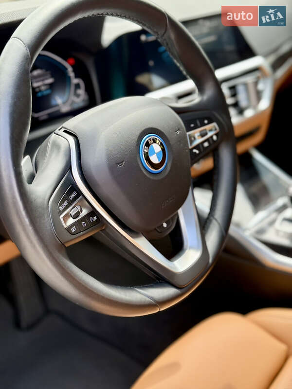 Седан BMW 3 Series 2021 в Кропивницькому