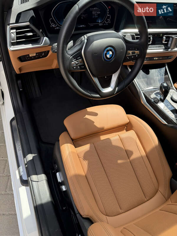 Седан BMW 3 Series 2021 в Кропивницькому