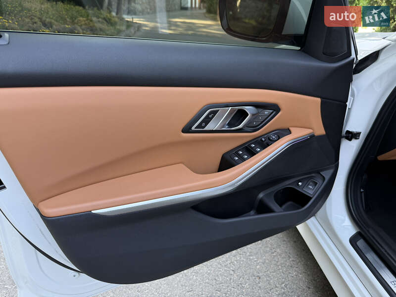 Седан BMW 3 Series 2021 в Кропивницькому