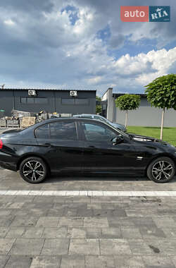 Седан BMW 3 Series 2009 в 