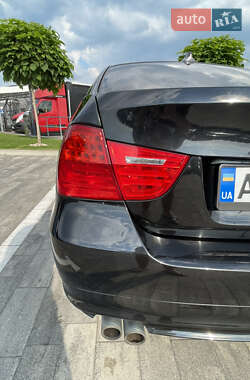 Седан BMW 3 Series 2009 в 