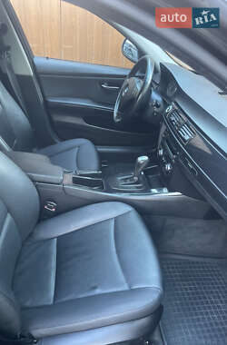 Седан BMW 3 Series 2009 в 