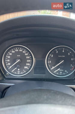 Седан BMW 3 Series 2009 в 