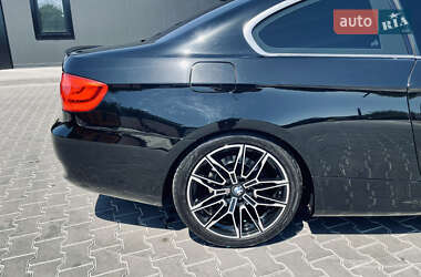 Купе BMW 3 Series 2010 в 