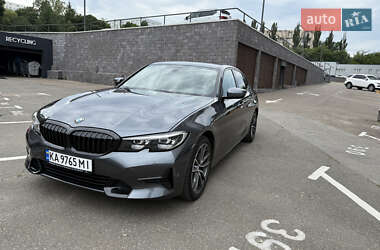 Седан BMW 3 Series 2022 в Киеве