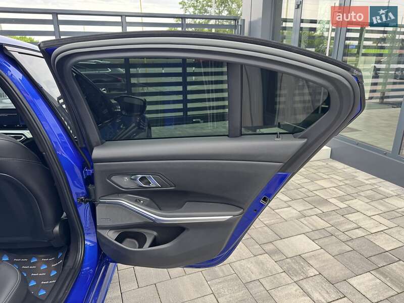 Седан BMW 3 Series 2023 в Рівному