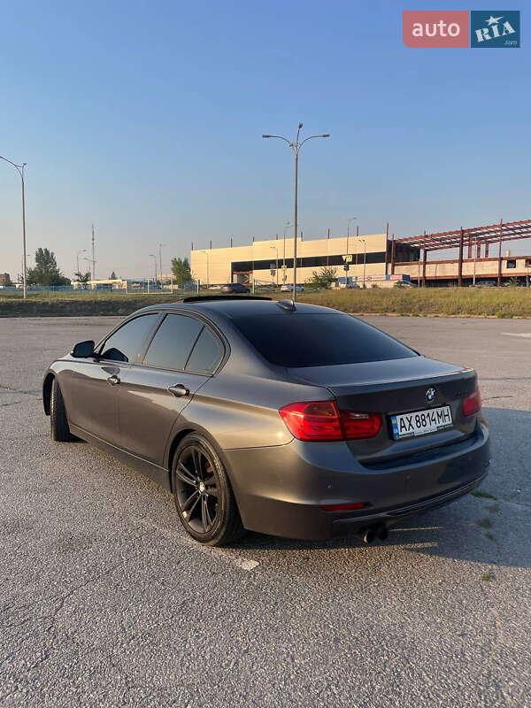Седан BMW 3 Series 2012 в Безлюдівці